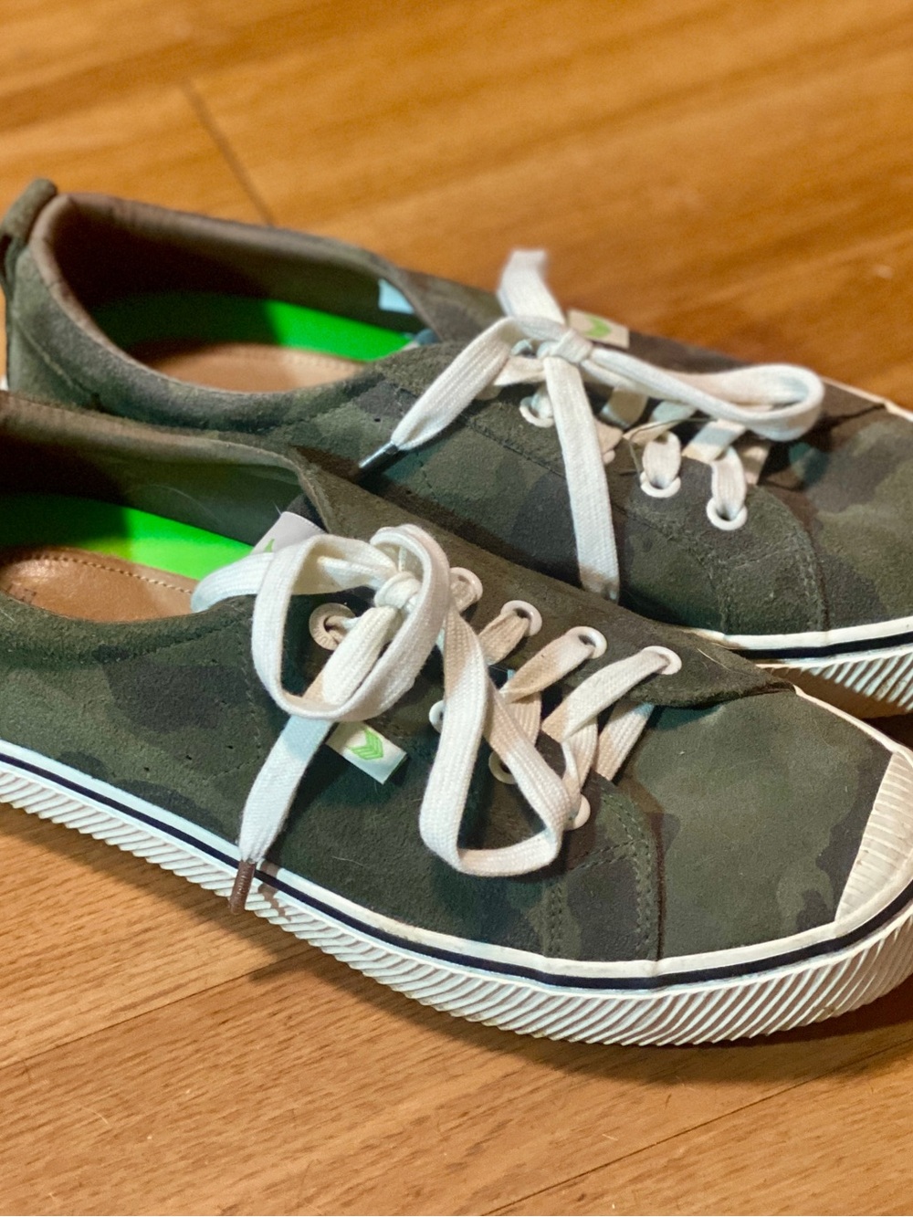 Cariuma Women's Camo Low-Top Sneakers with White Laces